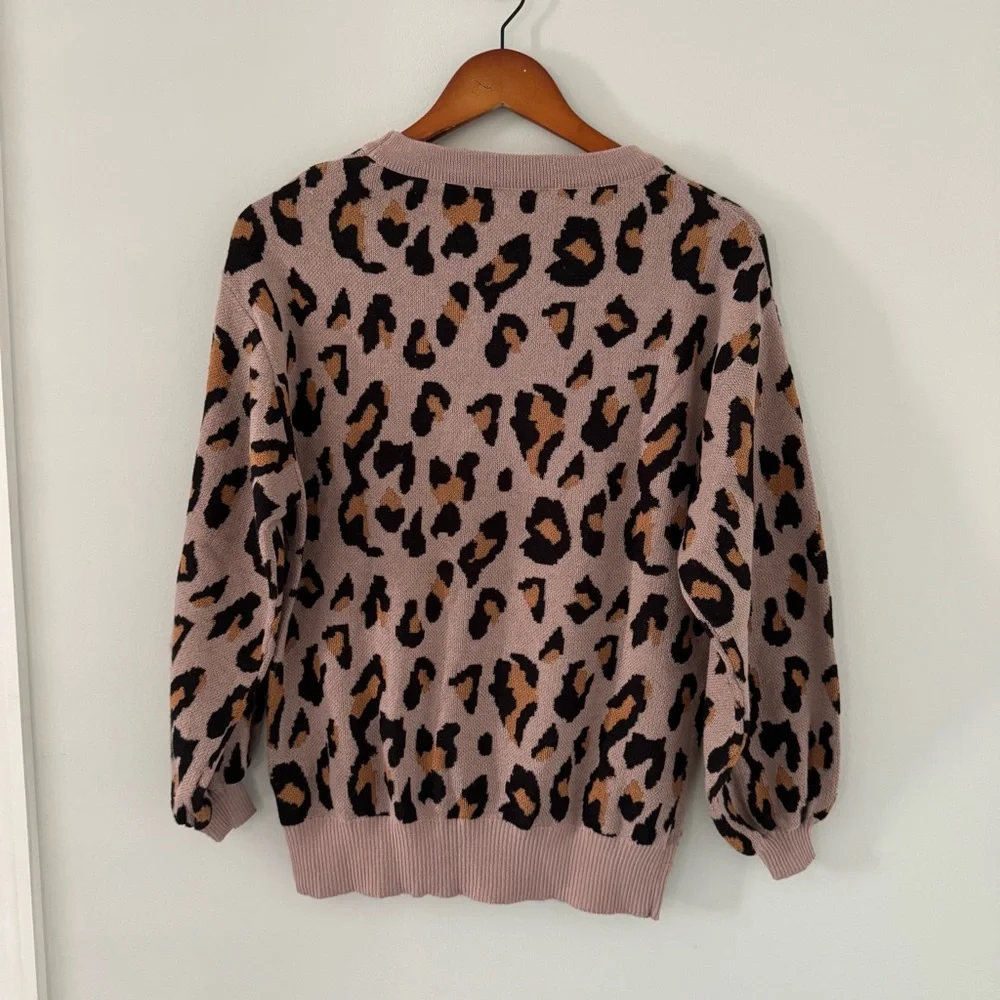 Leopard Print Sweater - Mauve with Brown and Black Print. Size Medium - Picture 3 of 5